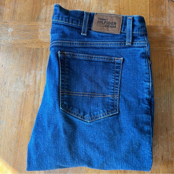 Tommy Hilfiger Men’s 38 x 34 Comfort Jeans - Picture 2 of 8